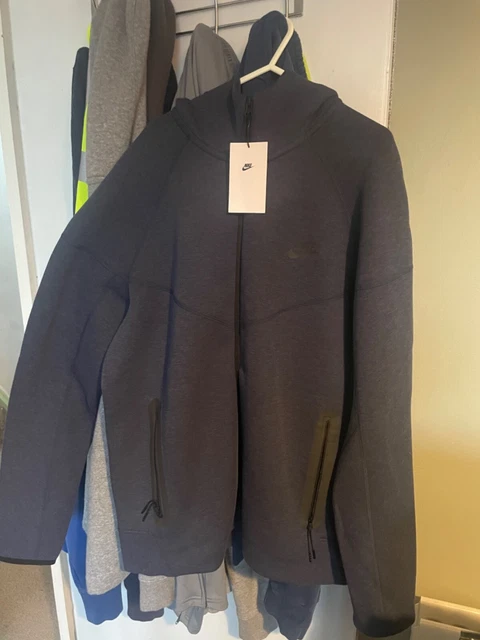 nike tech fleece hoodie navy brand new never worn