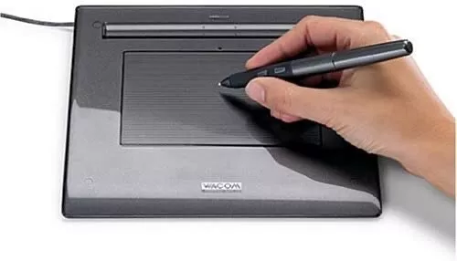 Wacom Volito 2 Graphics Tablet A6 with Pen and Pen Rest Manual Disk in its Box