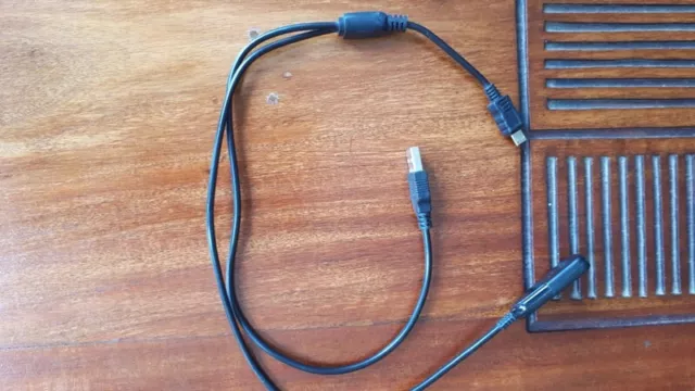Lot de cables informatiques divers