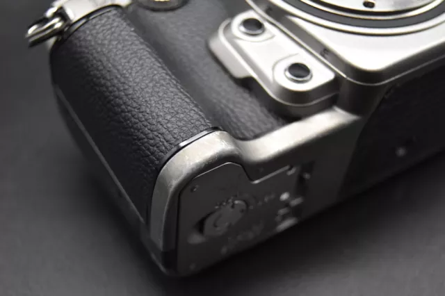 Nikon Df 16.2 MP Digital SLR Camera Silver Body JAPAN 【NEAR MINT SC 20%】 #879 2