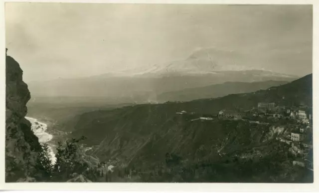 Italie, Sicile, Taormina, vue panoramique prise du théâtre Grec  Vintage print