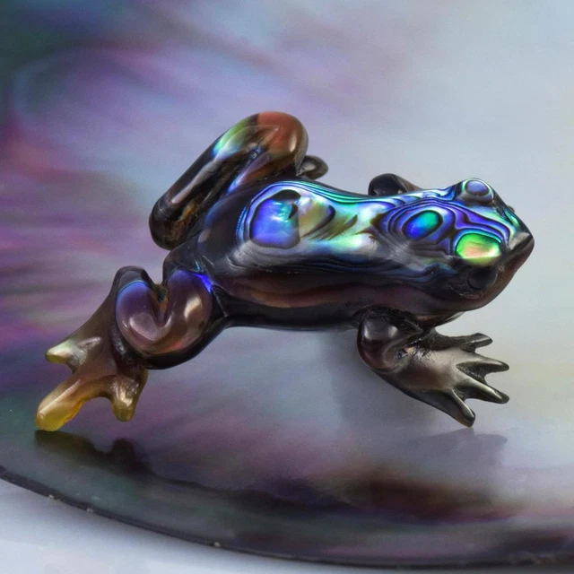 Curare Poison Arrow Frog Paua Abalone Black Mother-of-Pearl Shell Carving 5.50 g