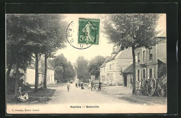 CPA Noailles-Blainville, vue de la rue, vélo 1914