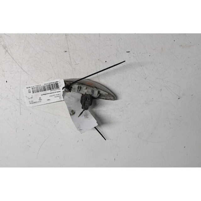 Fanalino Lat. Sx Per Toyota Yaris (99-03) 1.4 D-4D Ber. 3P/D/1364Cc. 2002