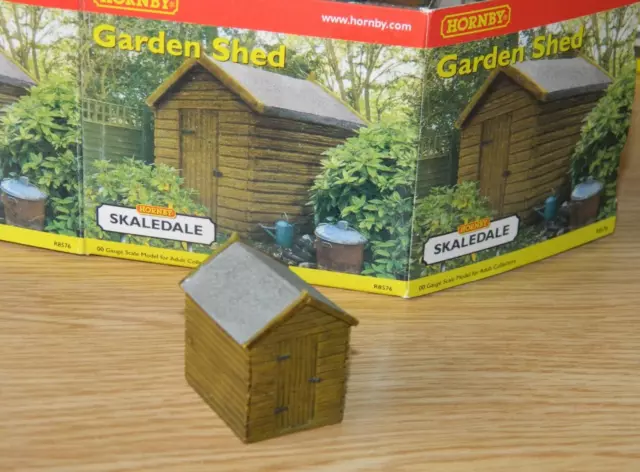 Hornby Skaledale R8576 Wooden Garden shed OO scale model In Original Box