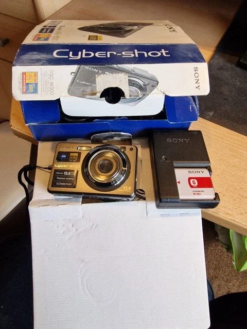 Sony W300 13.6 MP Digital Camera excellent condition