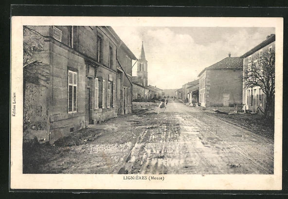 CPA Lignières, Une Rue, L´Eglise