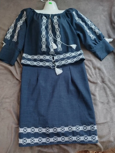 Costume etnico tradizionale ucraino ricamato Vyshyvanka Sorochka