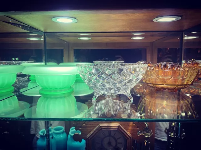 Fabulous Art Deco - Amber Depression Era Glass - Bowl and Frog