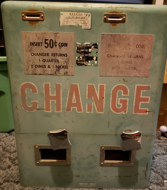 Vintage (1950s?) Change machine. Manufactured by Standard Change Makers, Inc.