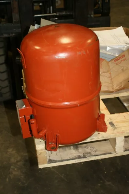 Trane 6.5 Ton CRHH062KOC100N Refrigeration Compressor 460V Trane 6.5 Ton CRHH062KOC100N Refrigeration Compressor 460V