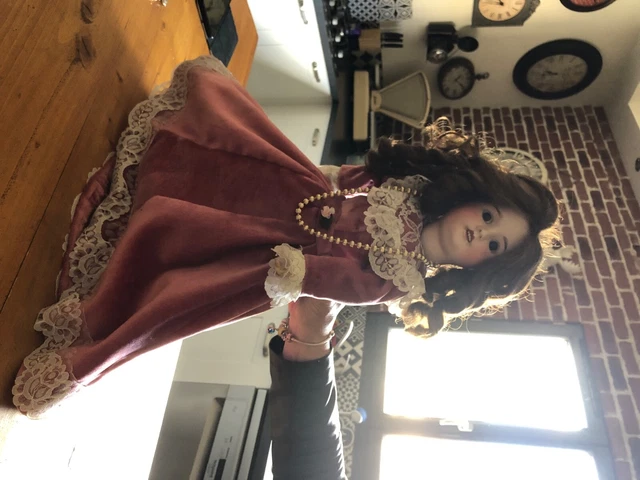 poupee ancienne sfbj 60 paris très bon etat avec robe et jupon