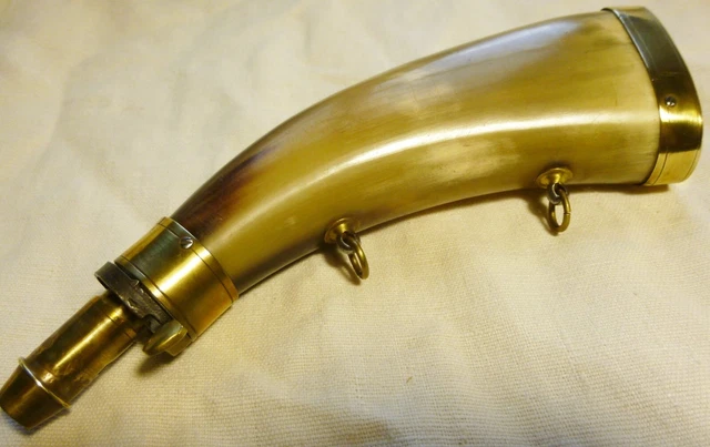 Poire A Poudre Ou Plombs Cuivre Et Corne Exotique Trés Bon Etat  Item 13507919