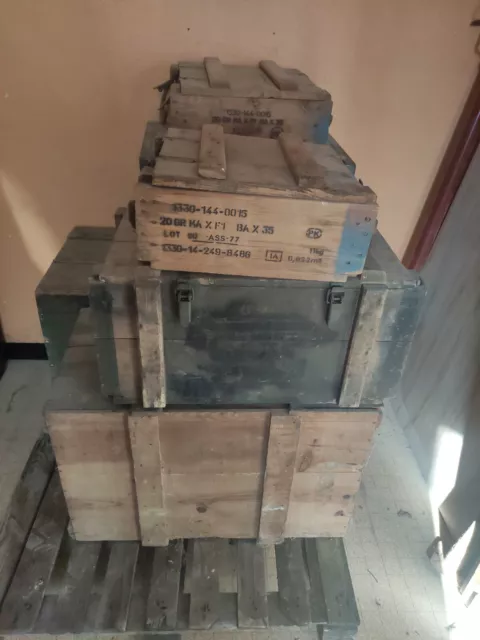 Ancienne caisse de munitions militaire