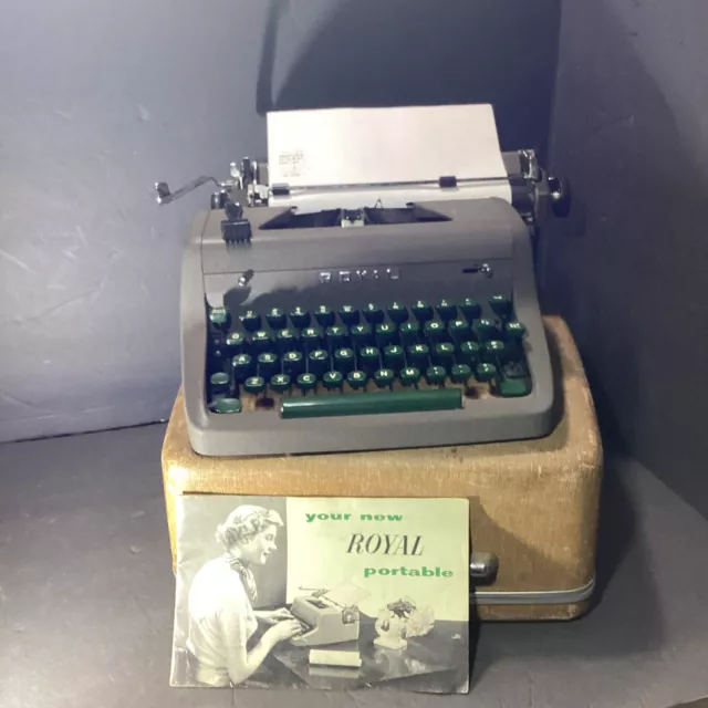 1953 Royal QUIET De Luxe Deluxe Typewriter w/ Tweed Case  Nice Cond.🌺