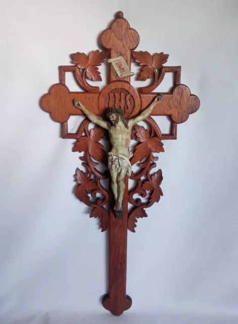 Superbe et rare grand crucifix mural en chêne sculpté fin XIX Siècle - 61 cm