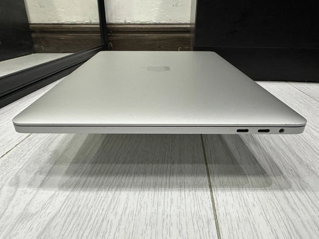 Apple MacBook Pro Retina 13.3" 2017 - 256GB SSD 16GB Ram 3.1GHz Core i5 - Silver 6