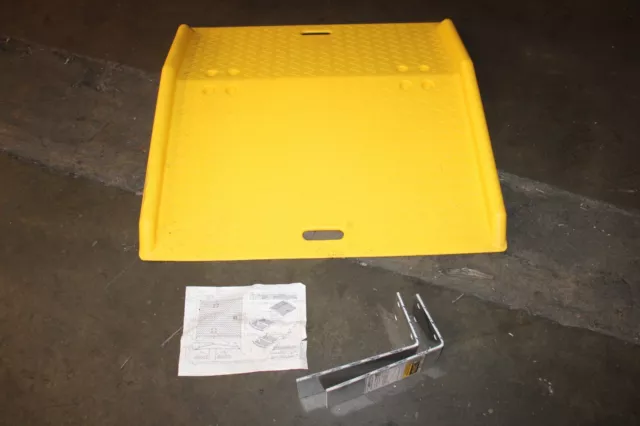 Eagle 1795 Portable Poly Dock Plate / Spill Ramp 2
