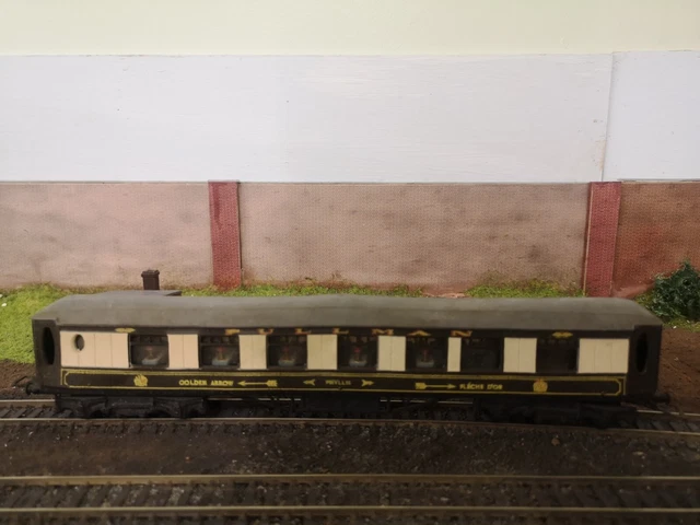 gold christmas train set