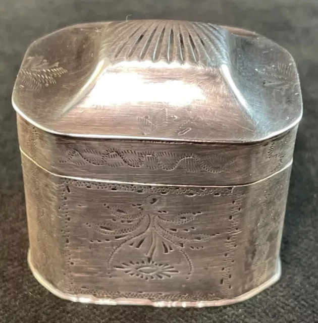 19th Century Dutch Sterling Silver Peppermint / Snuff Box English Marks