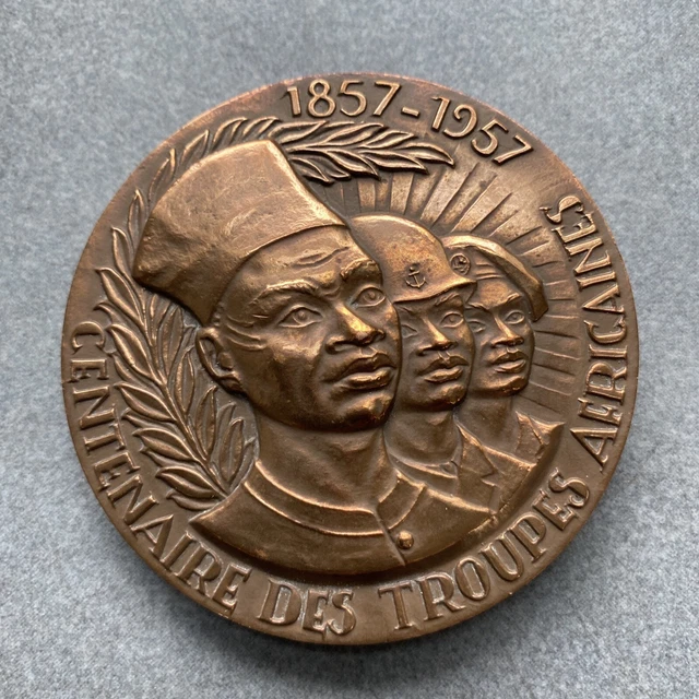 Médaille Centenaire Des Anciens Enfants De Troupe 1884-1984 - Bronze Français