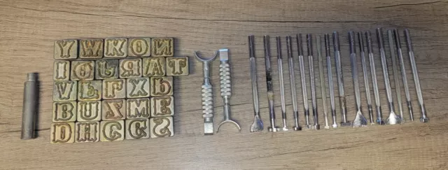 Lote de 26 Estampillas 17 Herramientas Algunas Herramientas Artesanía Algunas Otras