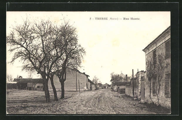 CPA Thibie, Rue Haute, vue de la rue