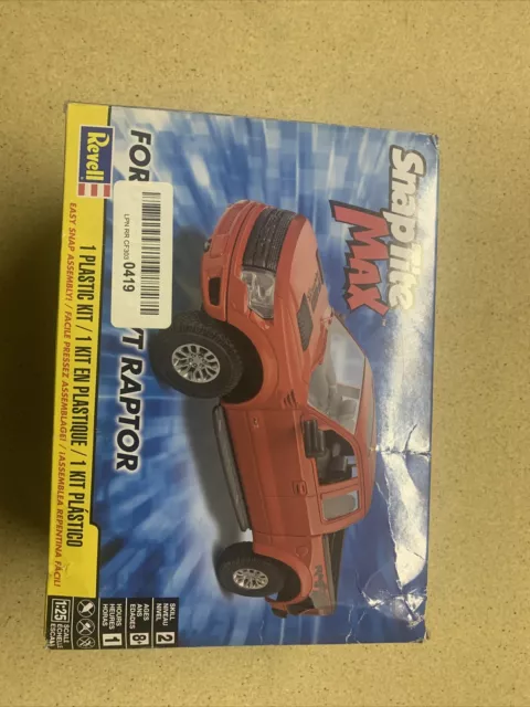 Revell 1233 1/25 Scale SnapTite Max Ford F-150 SVT Raptor Plastic Model Kit Revell 1233 1/25 Scale SnapTite Max Ford F-150 SVT Raptor Plastic Model Kit