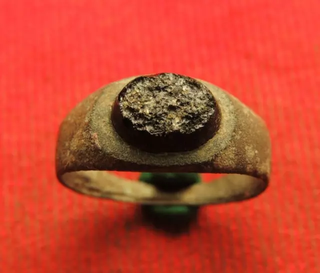Ancient bronze Roman women's ring 2-4 century