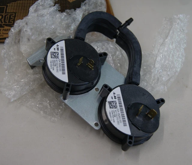 Source 1 York Air Pressure Switch S1-02435282000 -0.90 PF High -0.40 Low, L-4949