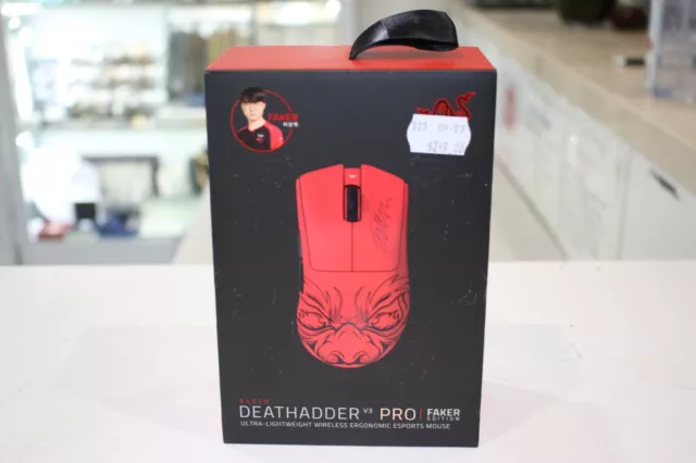 Lightest Ergonomic Esports Mouse - Razer DeathAdder V3 Pro Faker