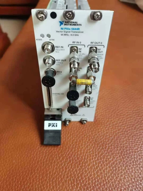 ONE NI PXIe-5644R ricetrasmettitore di segnale vettoriale 65 MHz - 6,0 GHz