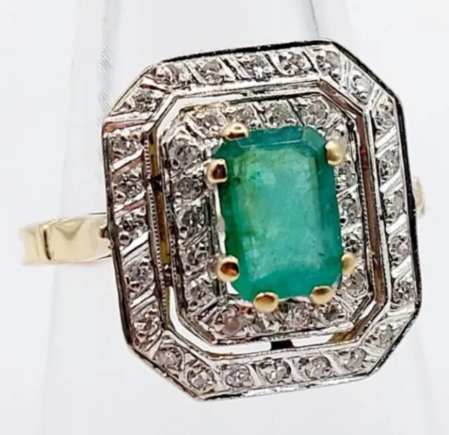 Bague art deco or 18k émeraude de 0,89 carats et diamants (circa 1940)