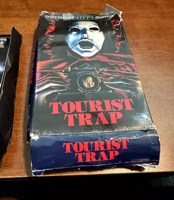 TOURIST TRAP UNCUT VHS Retro Big Box Collection Blu-Ray/DVD EUR 19,25 ...