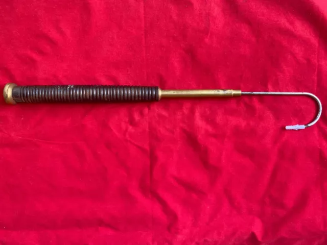 Salmon Trout Fishing Gaff. Length 19 inch. Extends to 39 inch.