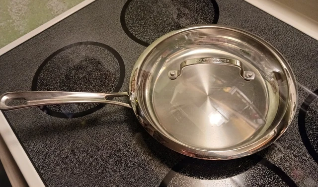 Cuisinart 10" Stainless Steel Frypan Skillet w/ Glass Lid 422-24 EUC Cuisinart 10" Stainless Steel Frypan Skillet w/ Glass Lid 422-24 EUC