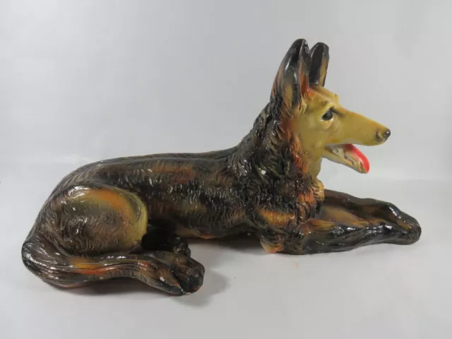 große alte Figur aus Ton Keramik Schäferhund liegend ca. 42 cm signiert G. Manca