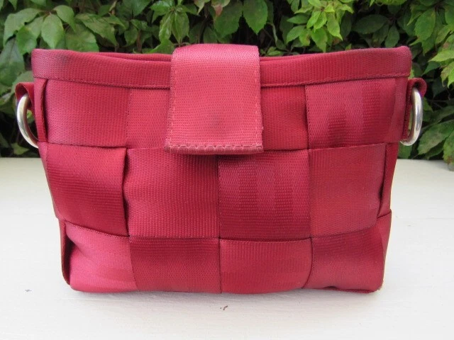Harveys Seatbelt Bags small Red Shoulder/Crossbody Bag ( missing shoulder strap)