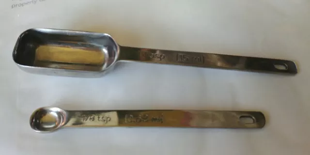 2 amco houseworks square measuring spoons