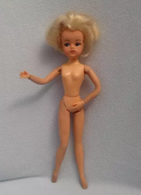 Vintage Pedigree doll - ACTIVE SINDY - made in Hong Kong - tlc