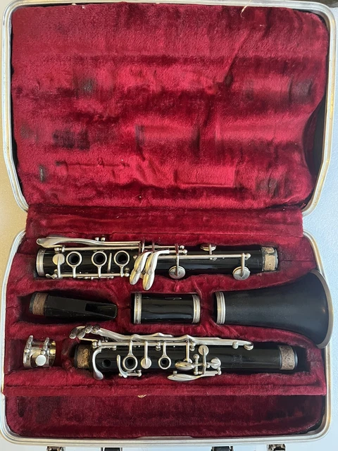 Clarinet Selmer Bundy With Hard Case Untested--Read Clarinet Selmer Bundy With Hard Case Untested--Read