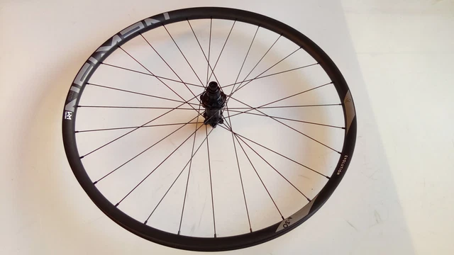 NEWMEN Evolution SL A.30 FADE Boost Disc 6-Loch 29" Laufrad 29" HR 12x148 Boost