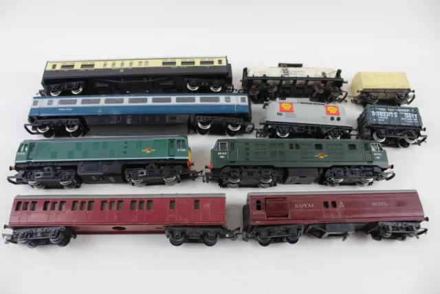 10 x Hornby / Triang OO Gauge Model Railways, Inc Class 29 Diesel Loco, Etc