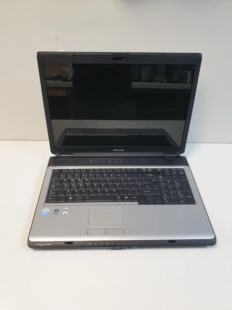 Lot De 2 Ordinateurs Toshiba Pour Pièces Détachées - Non Fonctionnels