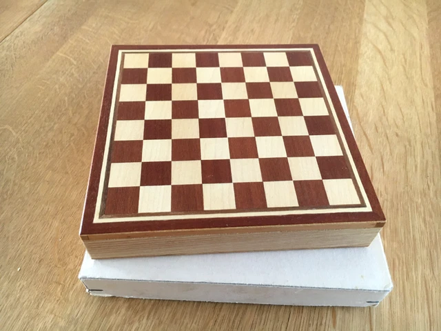 Magnetisches Schachspiel Holz 15 x 15 cm Schubladen aus dem Erzgebirge OVP