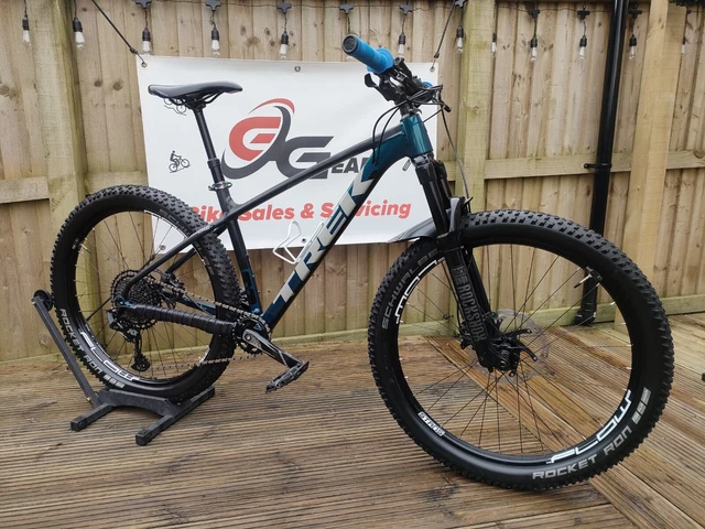 Trek women's roscoe 8 wsd mountain bike on sale purple flip