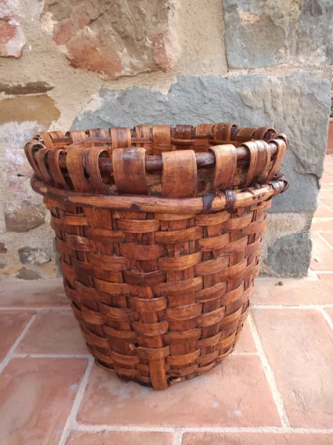 Antica Cesta Toscana In Faggio. Restaurata con antitarlo e cera. H cm 40 diam 42