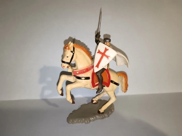 STARLUX MOYEN AGE : CAVALIER PORTE ORIFLAMME ( sur cheval au galop 1er