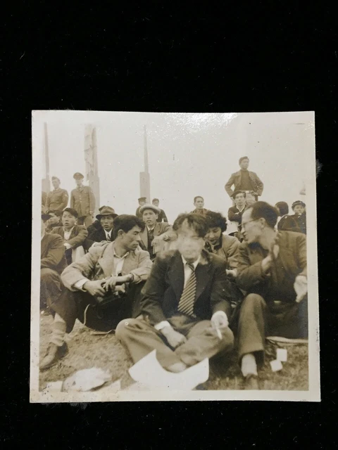 #3234 Japanese Vintage Photo 1940s / suits man tobacco people group landscape