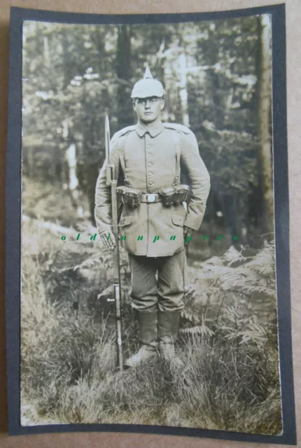 IR 116? Infanterie Hessen? Regiment Soldatenportrait Gewehr Bajo. Fotokarte 1.WK